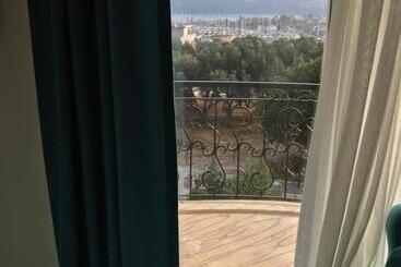 アパートホテル Clementin Suits Sigacık