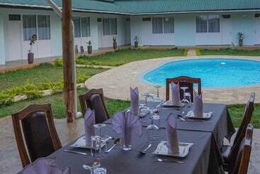 Отель Karanga River Lodge