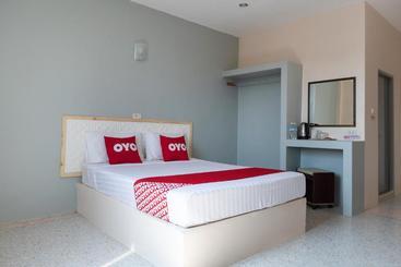 هتل Oyo 674 Greenery Home