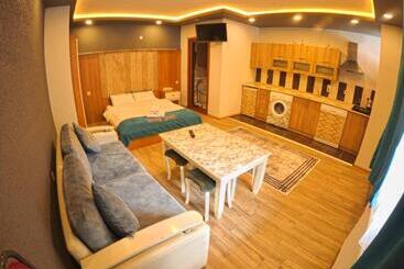 アパートホテル Kusva Apart