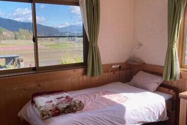 Pensão Azumino Backpackers 山の風