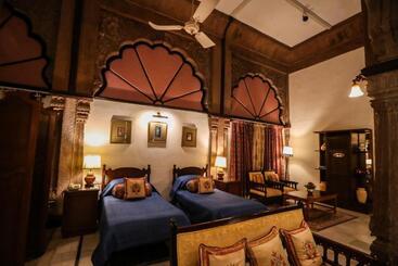 リゾートホテル Welcomheritage Bal Samand Lake Palace