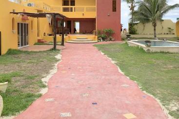 فندق صغير Flamingos Inn