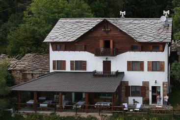 فندق صغير Locanda La Genzianella