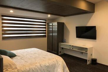 فندق Kaia Suites