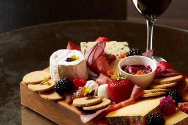 Отель Newhall Mains