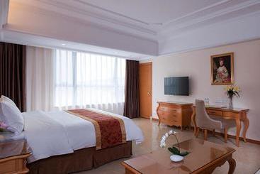 Vienna International Hotel Guangdong Yangjiang Zapo Travel Avenue