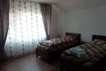 膳宿费 Vila Lorin