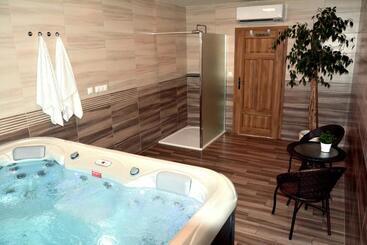 アパートホテル Apartmány U Kotačků
