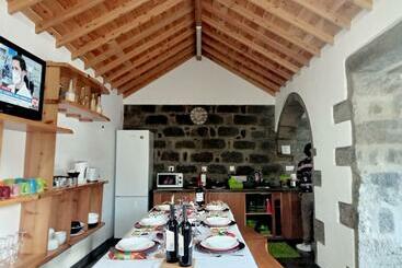 مبيت وإفطار Basaltic Guest House