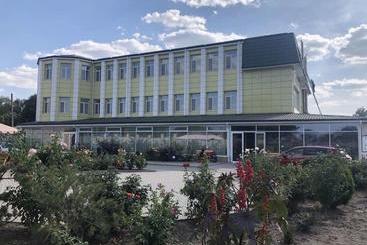 酒店 перлина