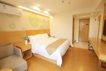 בית מלון כפרי Greentree Inn Haikou Chengmai Old Town Software Park Business