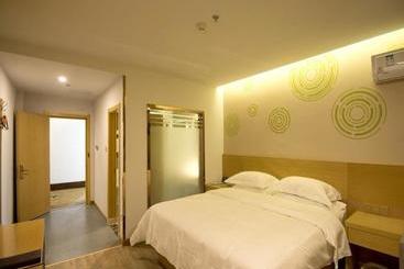 בית מלון כפרי Greentree Inn Zhenjiang Danyang City Danbei Town Xinqiao Business