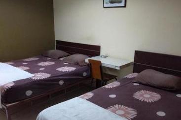 פנסיון First Inn