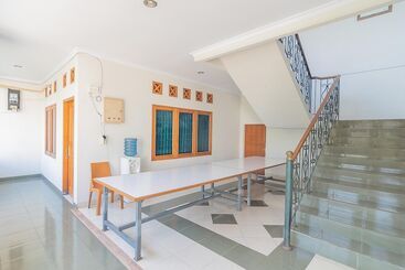 پانسیون Reddoorz @ Pemuda Street Cirebon