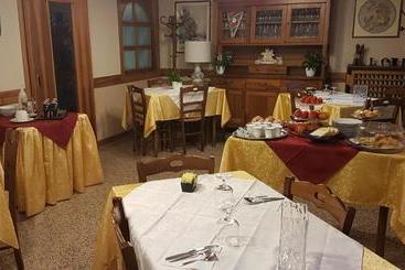 Отель Albergo Europa