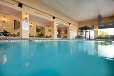 Embassy Suites Northwest Arkansas Hotel, Spa & Convention