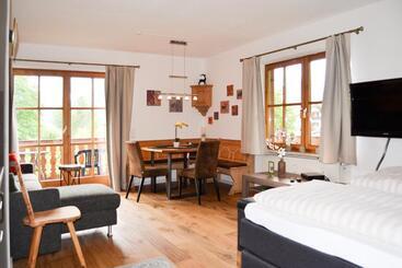 בית מלון כפרי Askania 1927