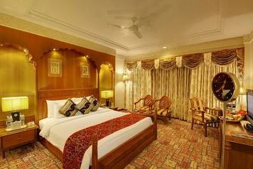 בית מלון כפרי Babylon International