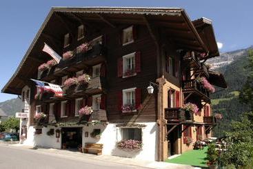 هتل Des Alpes