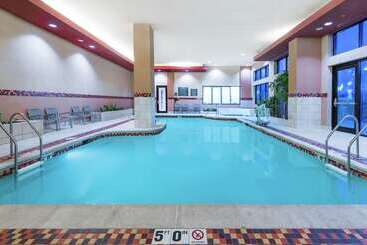 فندق Embassy Suites By Hilton St. Louis St. Charles