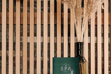 فندق Experimental Chalet