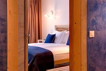 هتل Firefly Luxury Suites