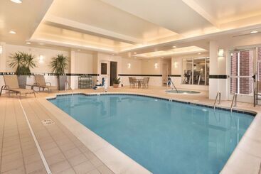 هتل Hilton Garden Inn Akron Canton Airport