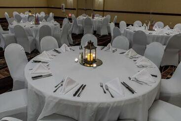 هتل Hilton Garden Inn Des Moines West