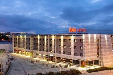 בית מלון כפרי Ibis Madrid Alcobendas