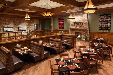 בית מלון כפרי The Lodge At Deadwood