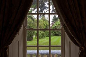 Roganstown Hotel & Country Club