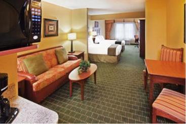 The Q Hotel & Suites
