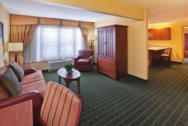 The Q Hotel & Suites