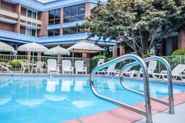 University Place Hotel And Conference Center