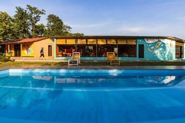 Albergue Zostel Kolad