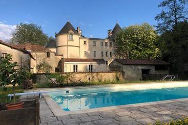 ベッドアンドブレックファースト Château De La Mothe