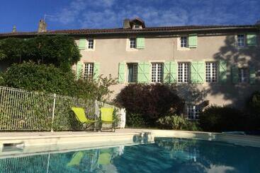 Bed and Breakfast Ensemble De Deux Chambres Pour Famille