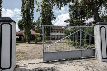 هتل Rumah Pahoman Syariah Mitra Reddoorz