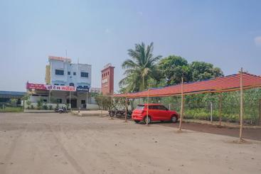 ホテル Spot On 79875  Mahindra