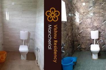 בית מלון כפרי Vishnu Residency Mancherial