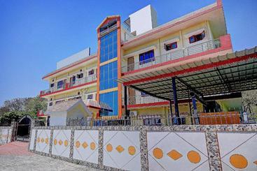 פנסיון Oyo Home 78802 Balaji Bhawan Jhajra