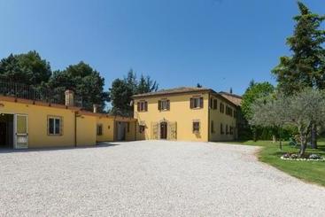 تختخواب و صبحانه Bed&breakfast Il Frantoio