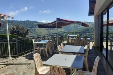 ベッドアンドブレックファースト Le Belvedere De Mallet