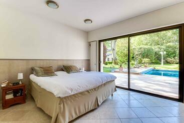 ベッドアンドブレックファースト Les Grands Tilleuls