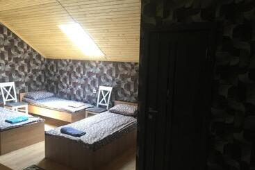 בית מלון כפרי готель максим ресторан