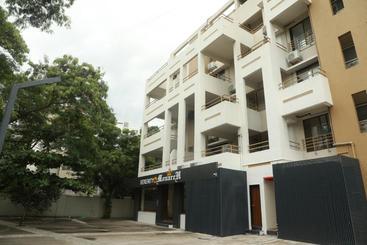 Отель Serenity By Monarch, Baner Pune