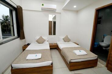 Отель Nova Sahaj Residency