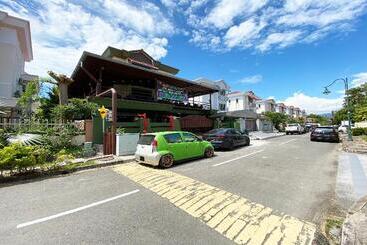 فندق Oyo 90262 Kota Kinabalu Homestay, Villa & Suite Boutique