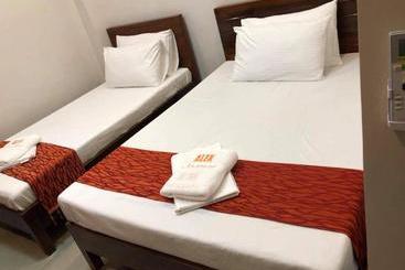 هتل Reddoorz At Sta Cruz Naga City